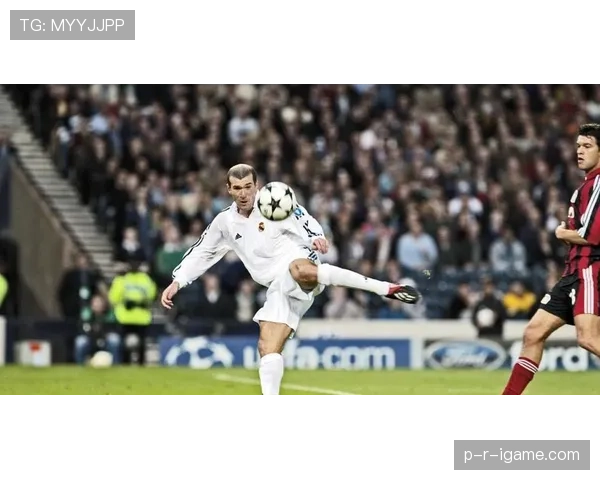 克鲁伊夫盘带：重塑足球艺术的华丽舞步引发足坛新关注