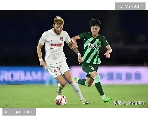 中超热度持续攀升,主场优势成争胜关键,球迷热情点燃赛场 中超热度持续攀升,主场优势成争胜关键,球迷热情点燃赛场