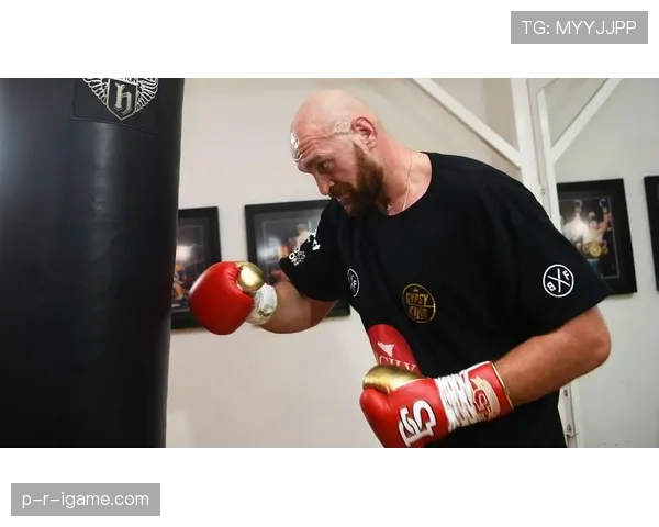 富里训练完直接干掉一整只烤鸡，这饭量是认真的？