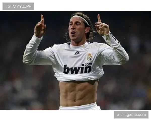 拉莫斯家冰箱里塞满蛋白粉，连狗都练出腹肌了